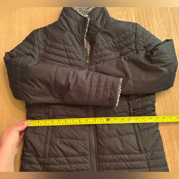 The North Face Women's Reversible Mossbud Swirl Jacket l Size: Medium - Picture 12 of 16